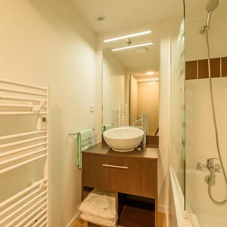 Les Balcons De L'yse De Tourisme מלון דירות