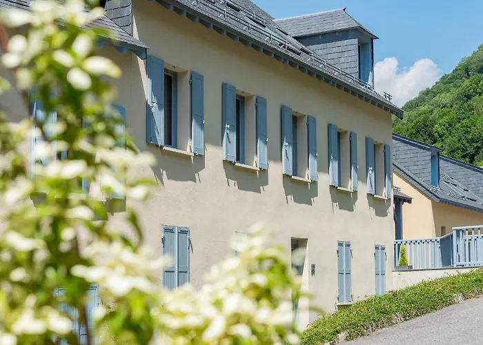 Апарт-отель Les Balcons De L'yse De Tourisme Люс-Сен-Совёр