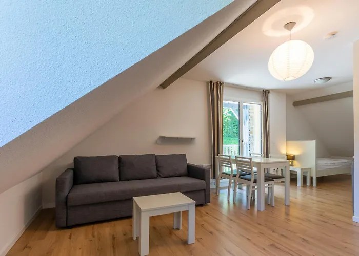 Апарт-отель Les Balcons De L'yse De Tourisme Люс-Сен-Совёр